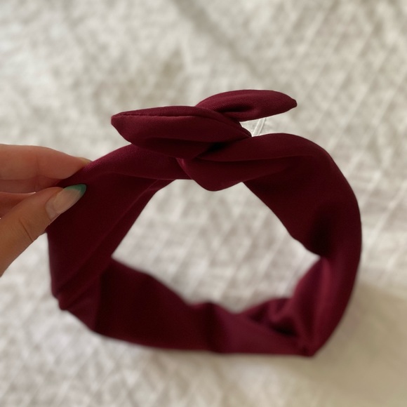 NWOT Twist Headband (maroon) - Picture 4 of 4